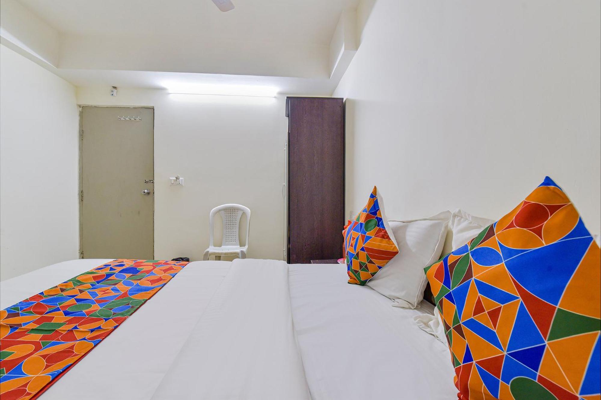 Hotel O Himalaya Inn Ahmedabad Exterior photo