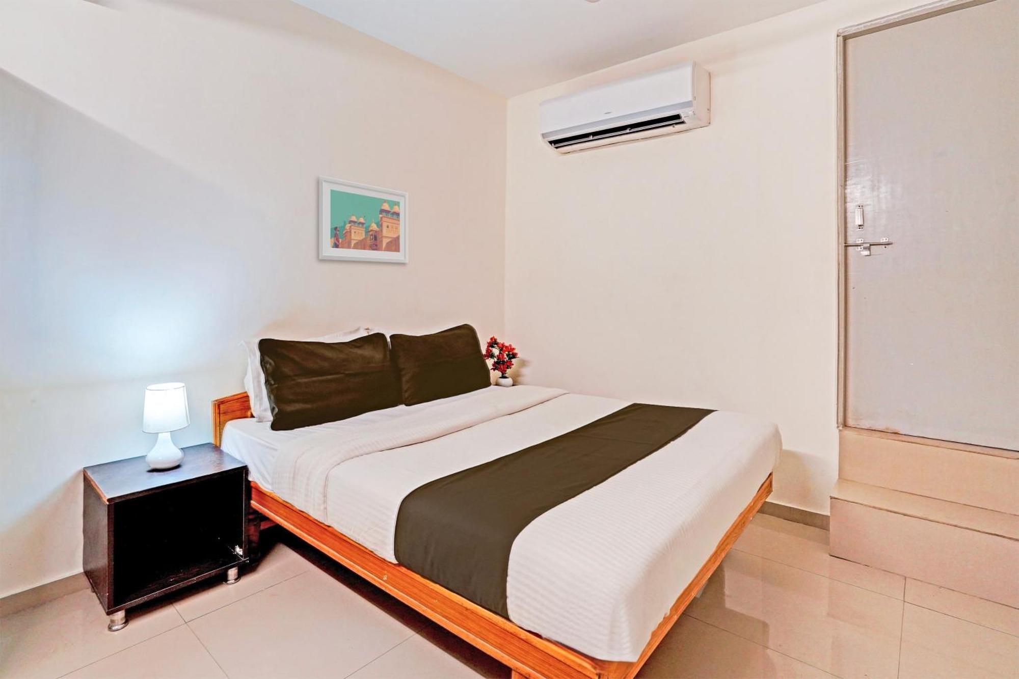 Hotel O Himalaya Inn Ahmedabad Exterior photo
