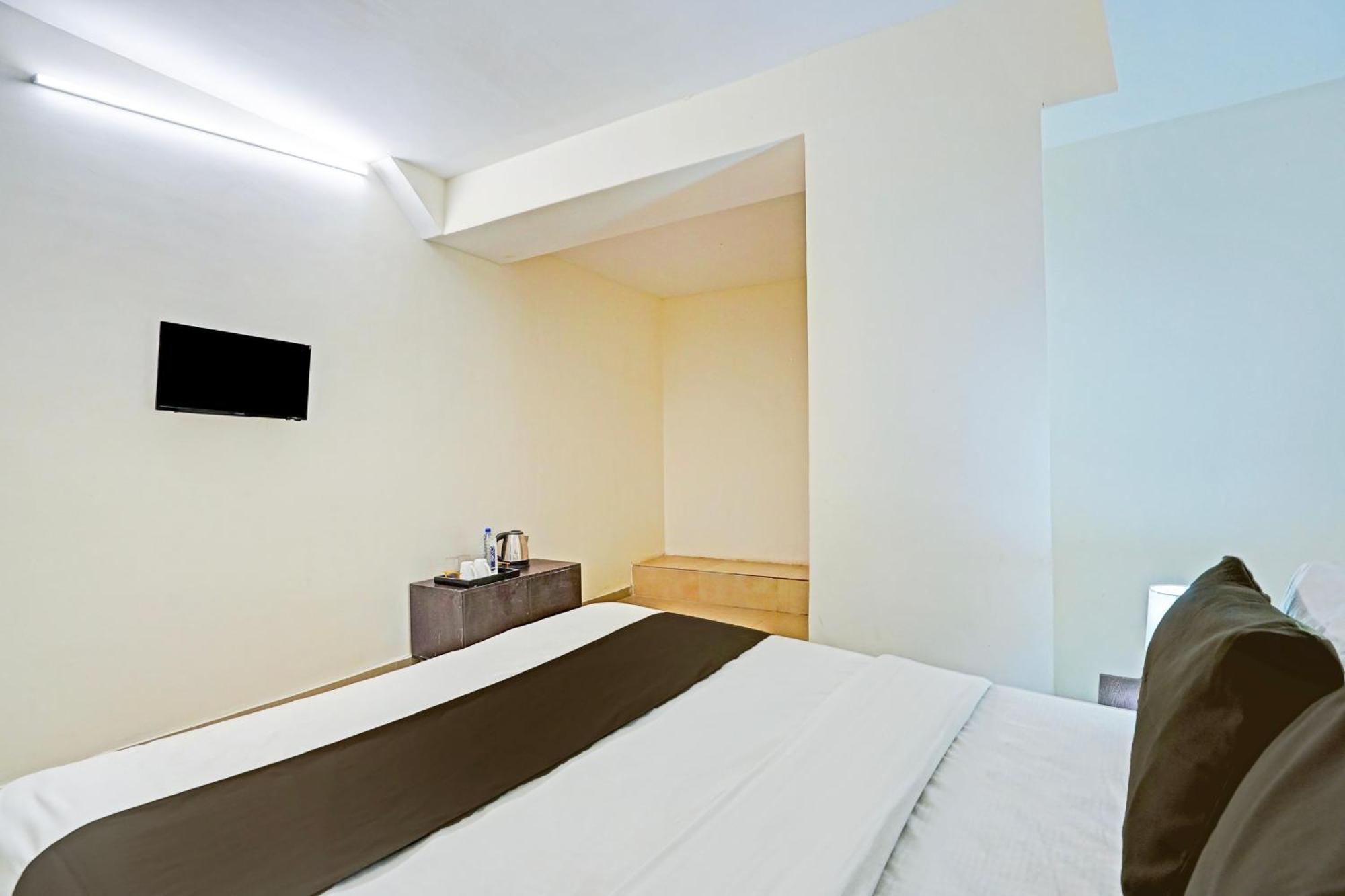 Hotel O Himalaya Inn Ahmedabad Exterior photo